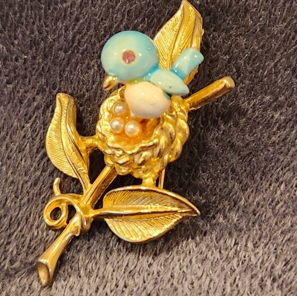 Vintage Gold Crown Inc Blue Bird‎ Nest Gold Tone Brooch